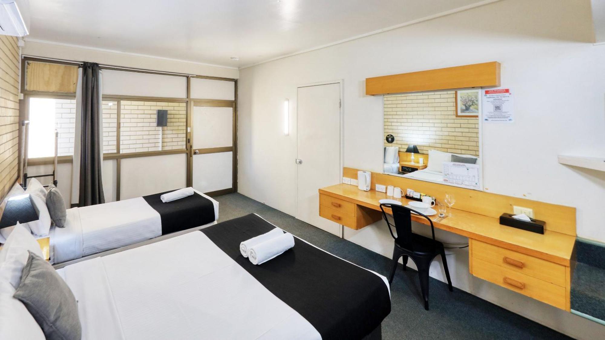 Tropical Gateway Motor Inn Rockhampton Exterior foto