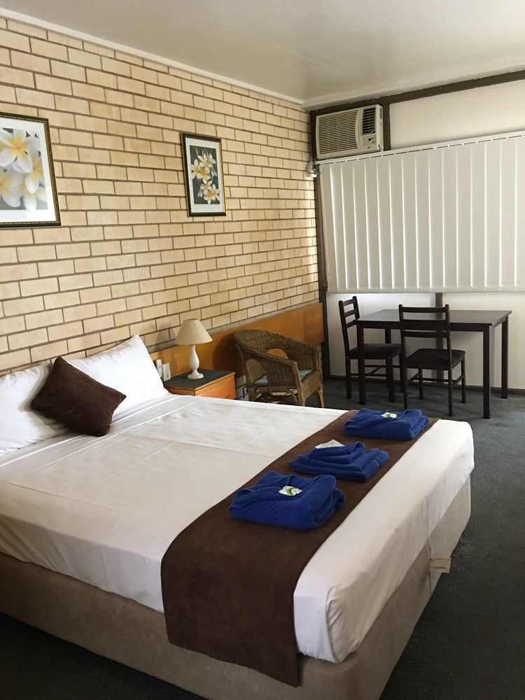 Tropical Gateway Motor Inn Rockhampton Exterior foto