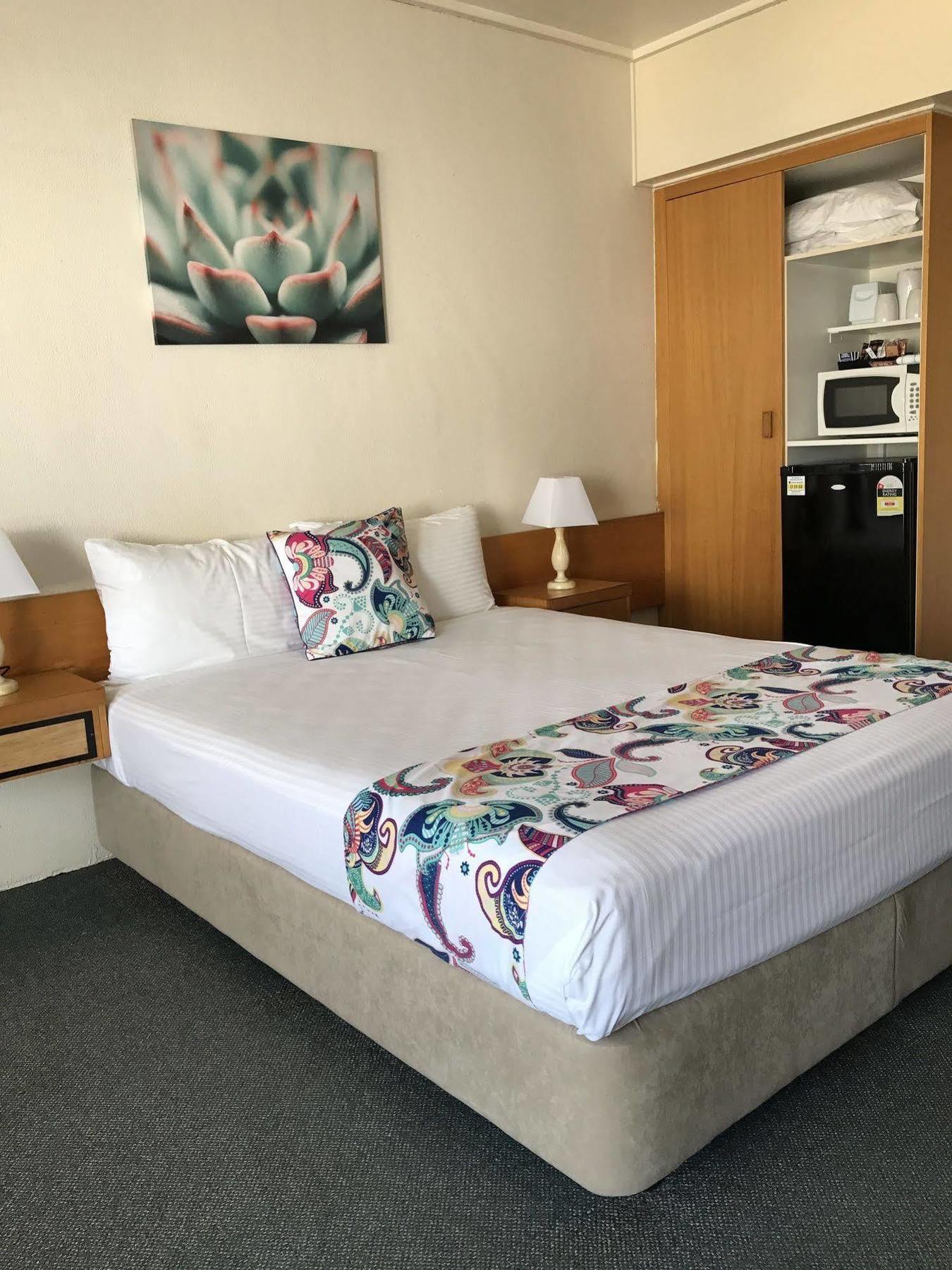 Tropical Gateway Motor Inn Rockhampton Exterior foto